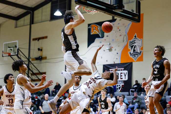 Webster Groves Missouri Mount Carmel Illinois boys basketball December 16 2023 Nate Latsch 25005